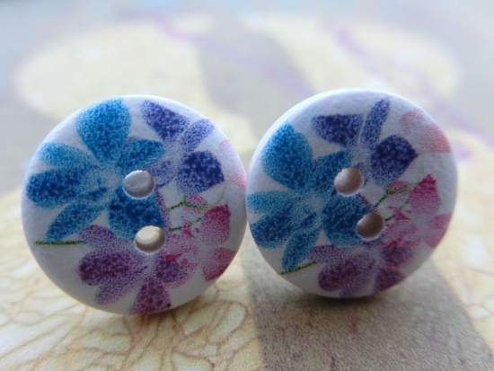 Holzknopf Ohrstecker Blumen Veilchen Orchidee